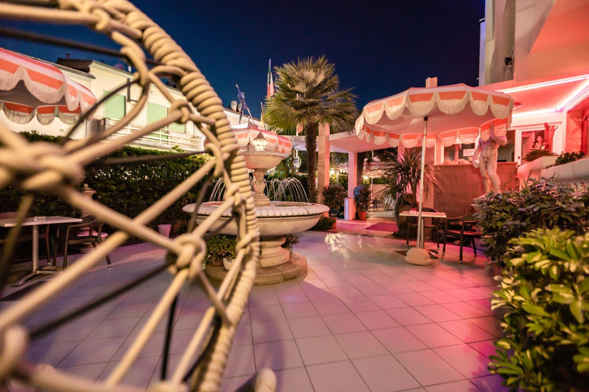 Hotel Sileoni Marina di Cecina Exterior photo