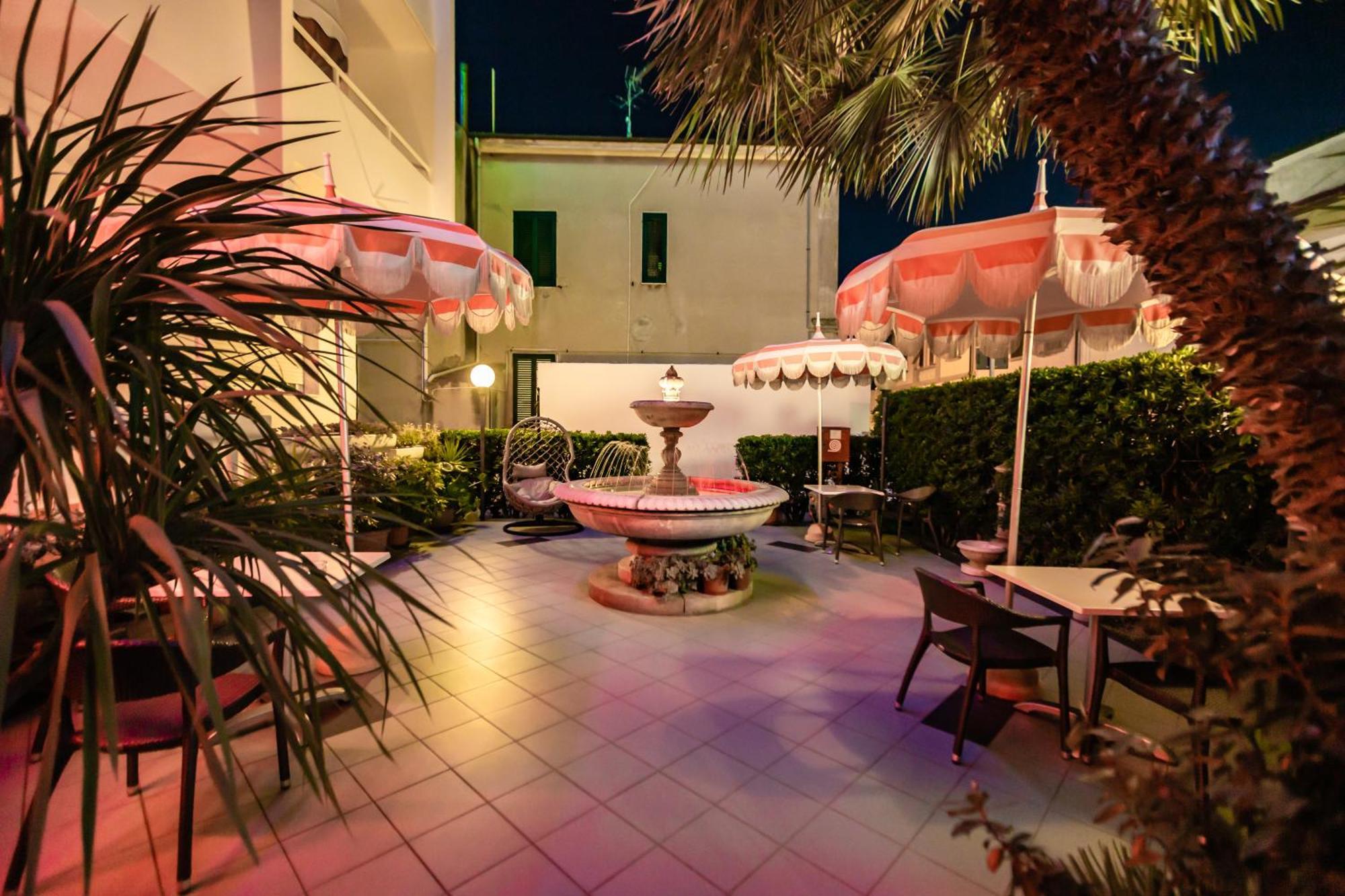 Hotel Sileoni Marina di Cecina Exterior photo