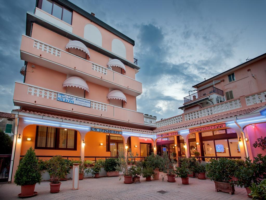 Hotel Sileoni Marina di Cecina Exterior photo