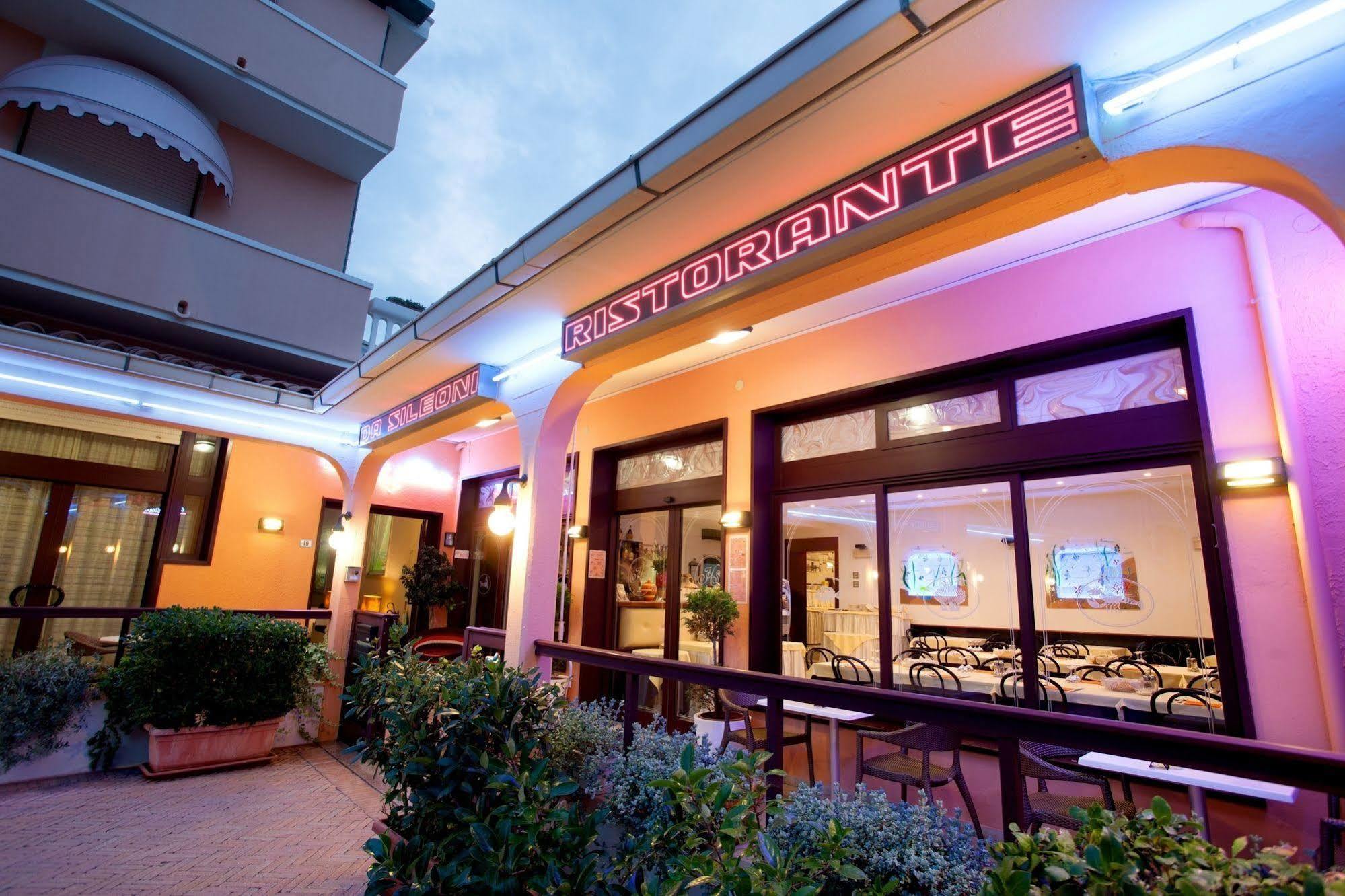 Hotel Sileoni Marina di Cecina Exterior photo