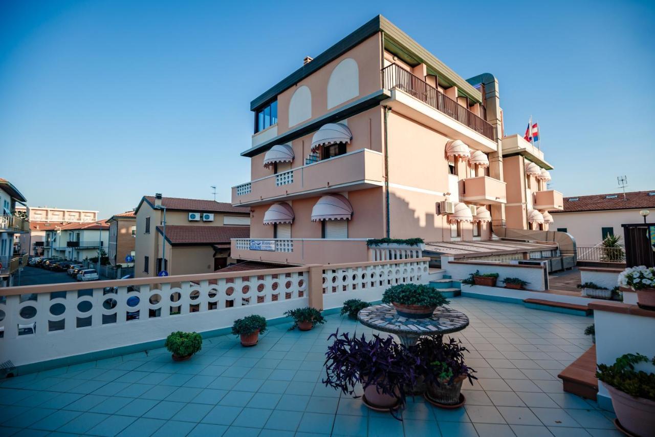 Hotel Sileoni Marina di Cecina Exterior photo